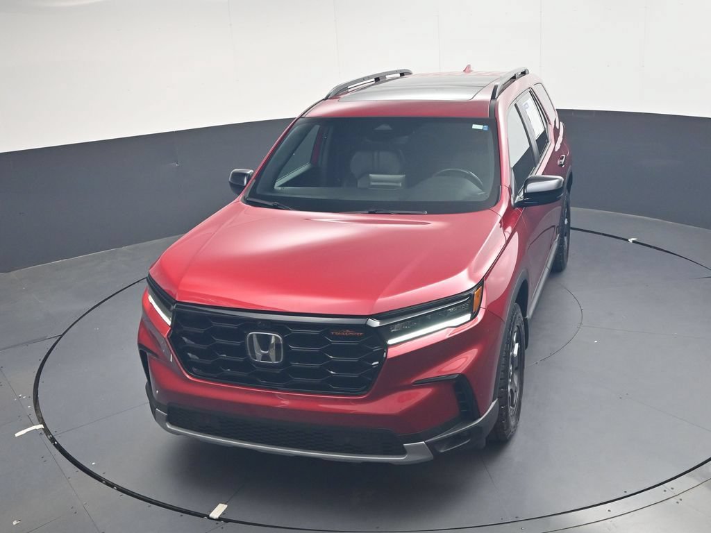 Certified 2025 Honda Pilot TrailSport image 32