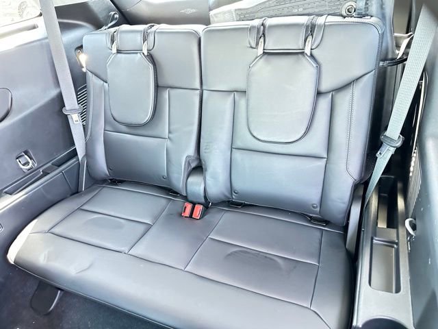 Used 2023 Ford Explorer XLT w/ Equipment Group 202A image 8