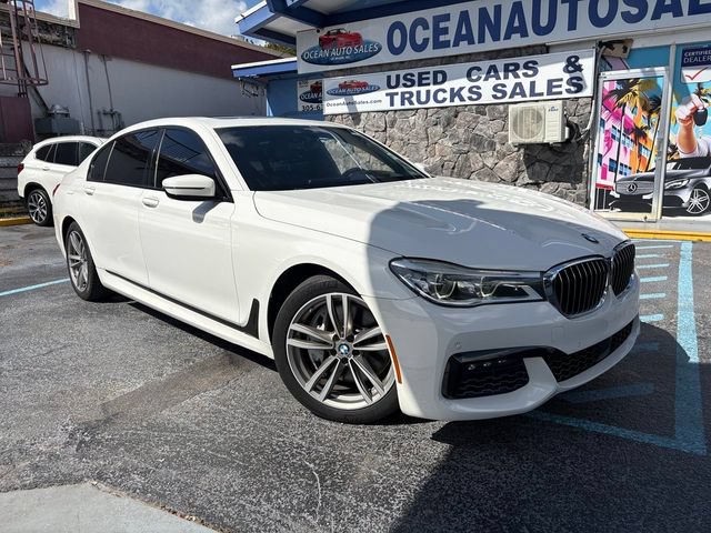 Used 2018 BMW 750i xDrive AWD/4WD image 3