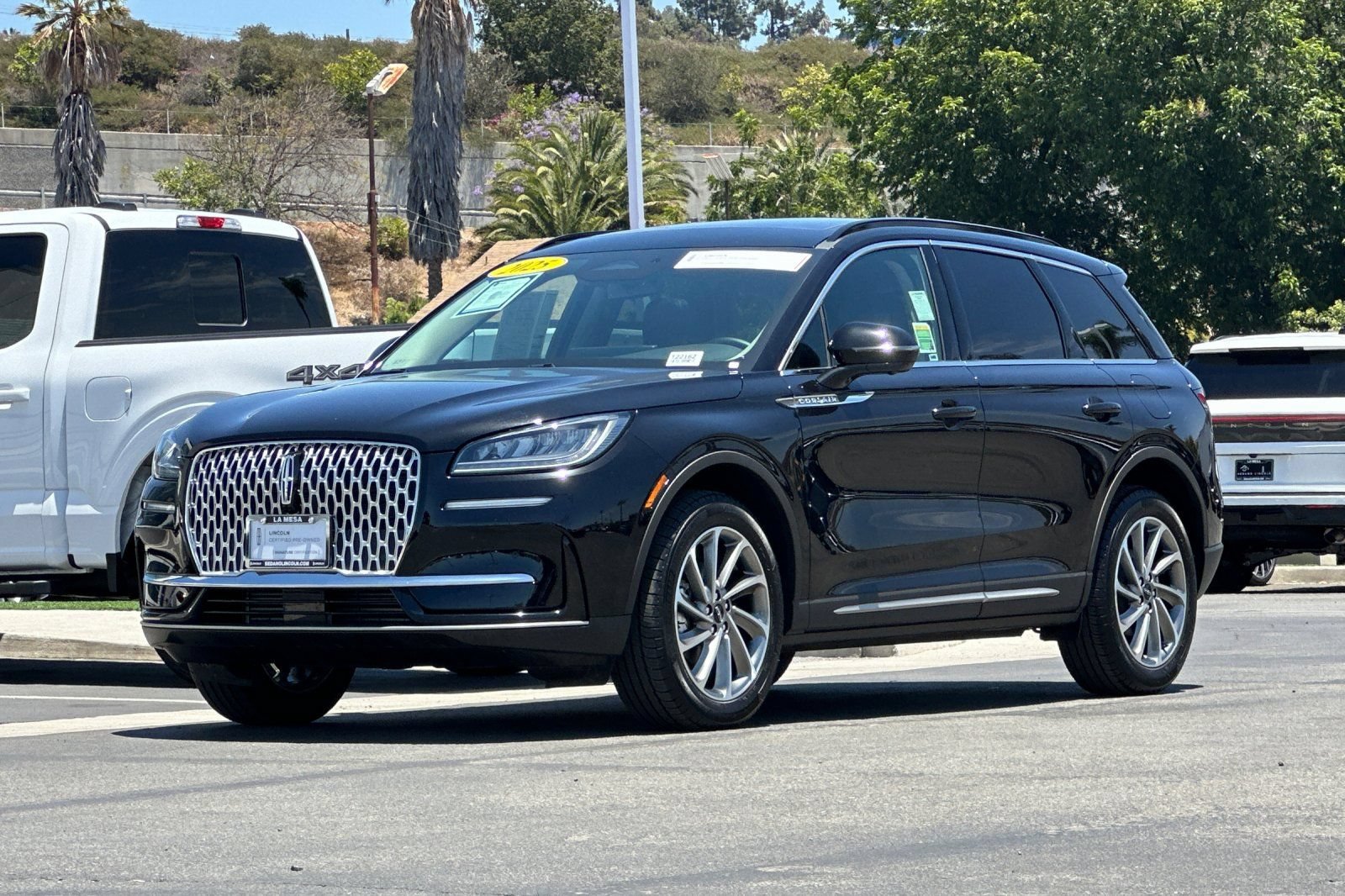 Certified 2025 Lincoln Corsair AWD w/ Equipment Group 101A image 7