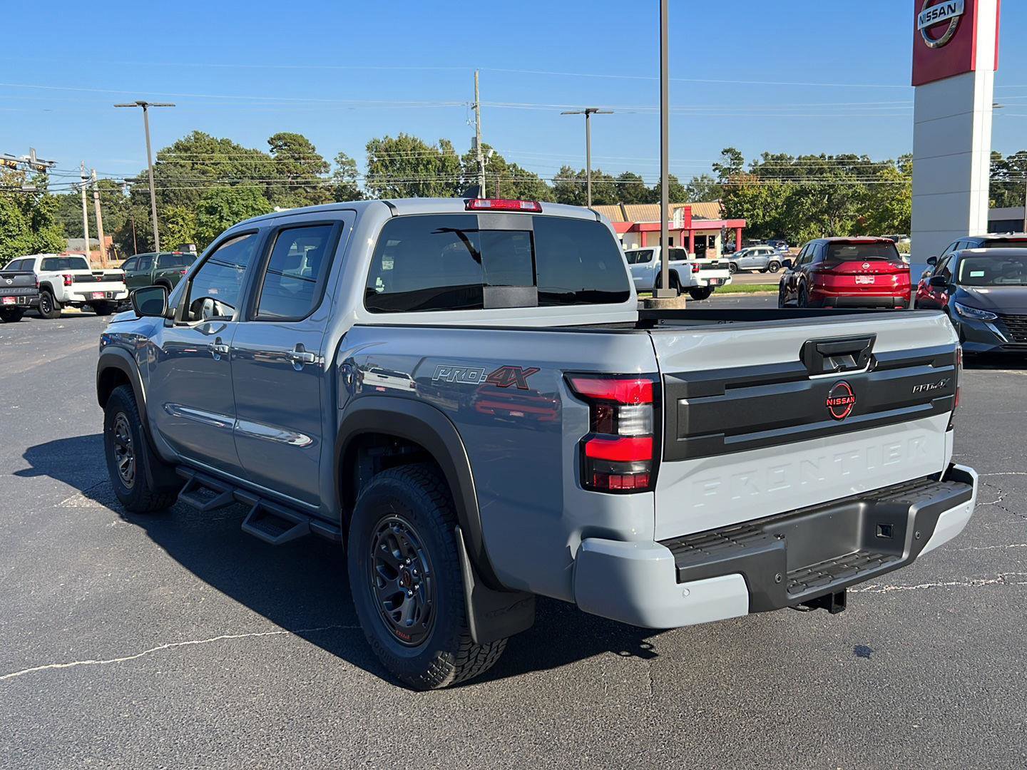 New 2026 Nissan Frontier PRO-4X w/ Pro-4x Convenience Package image 7