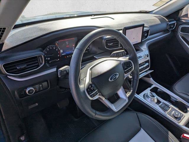 Used 2023 Ford Explorer XLT w/ Equipment Group 202A AWD/4WD image 15