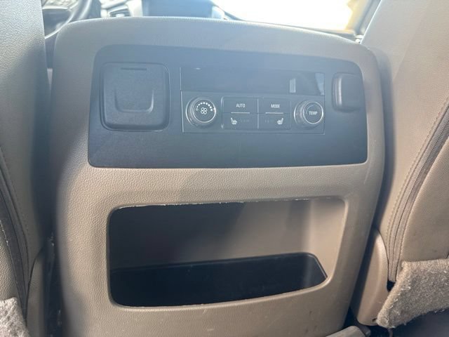 Used 2017 Chevrolet Suburban LT w/ Luxury Package RWD image 13