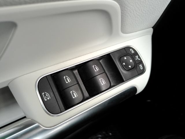 Used 2021 Mercedes-Benz GLA 35 AMG 4MATIC w/ Premium Package image 38