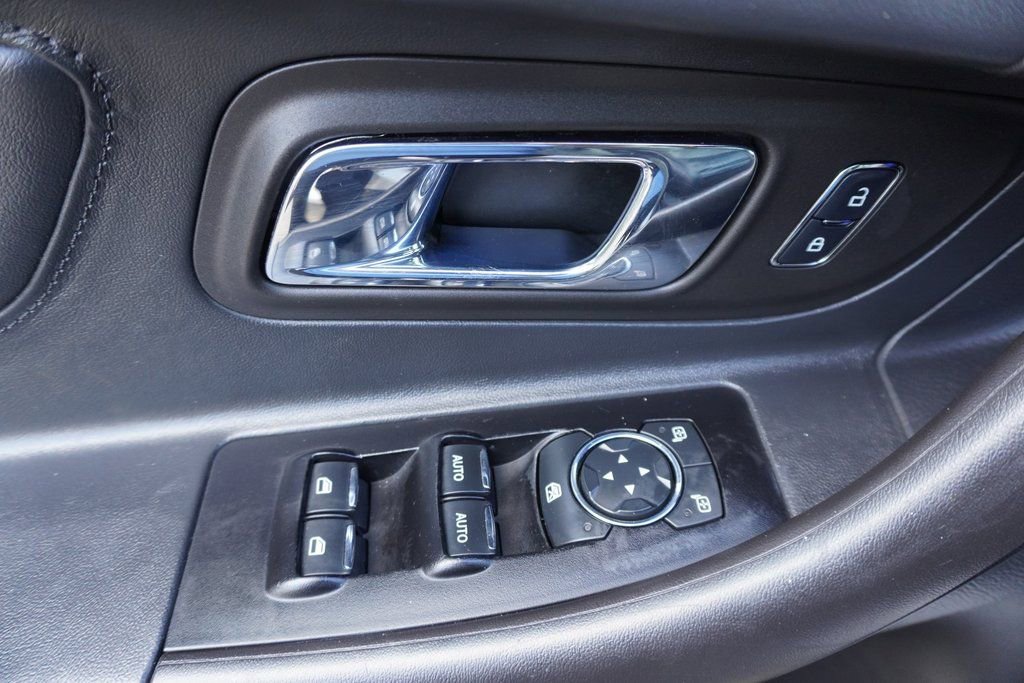 Used 2016 Ford Taurus SHO w/ Equipment Group 401A image 9