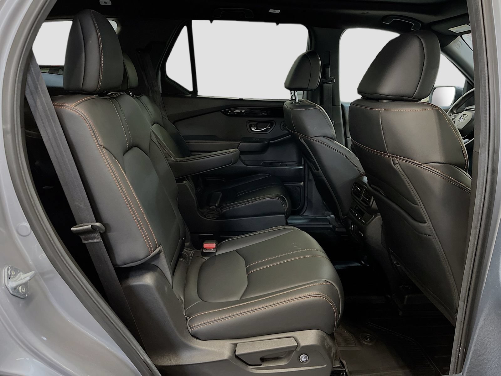 Used 2025 Honda Pilot TrailSport image 29