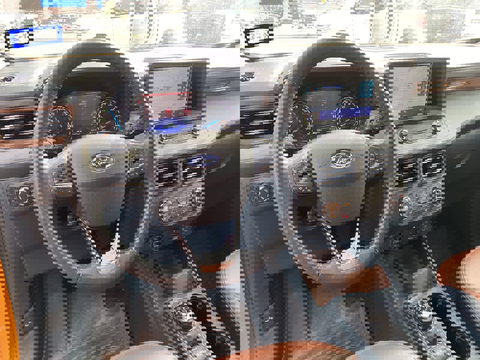 Used 2022 Ford Maverick Lariat w/ Lariat Luxury Package image 11