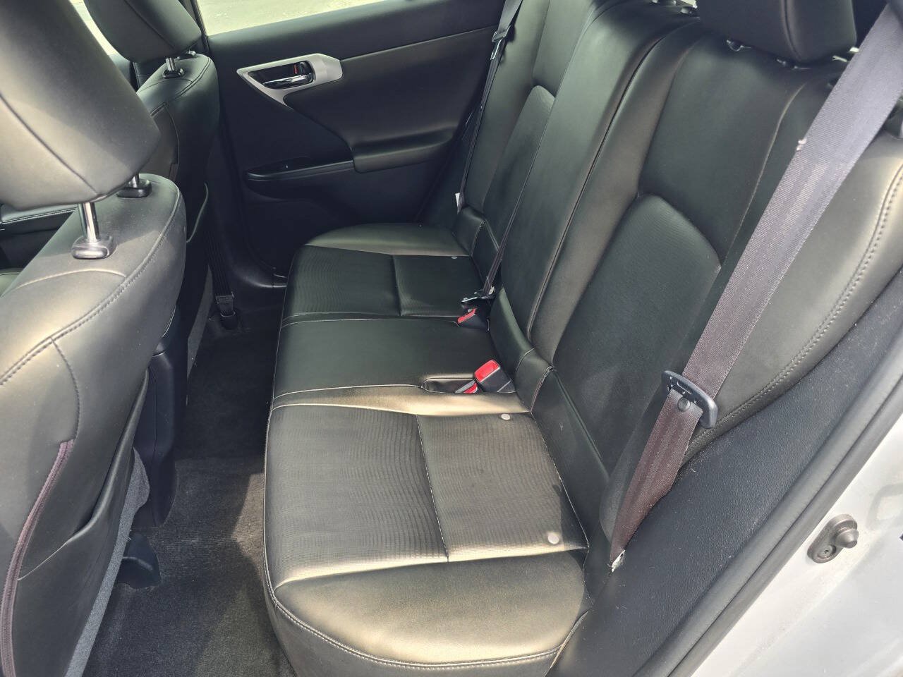 Used 2013 Lexus CT 200h w/ F Sport Pkg w/Nuluxe Trim FWD image 23