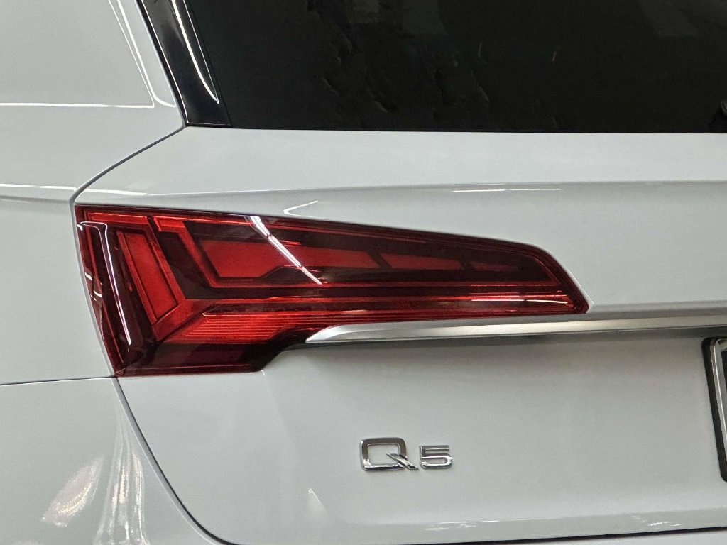 Used 2021 Audi Q5 Premium Plus w/ Premium Plus Package AWD/4WD image 14
