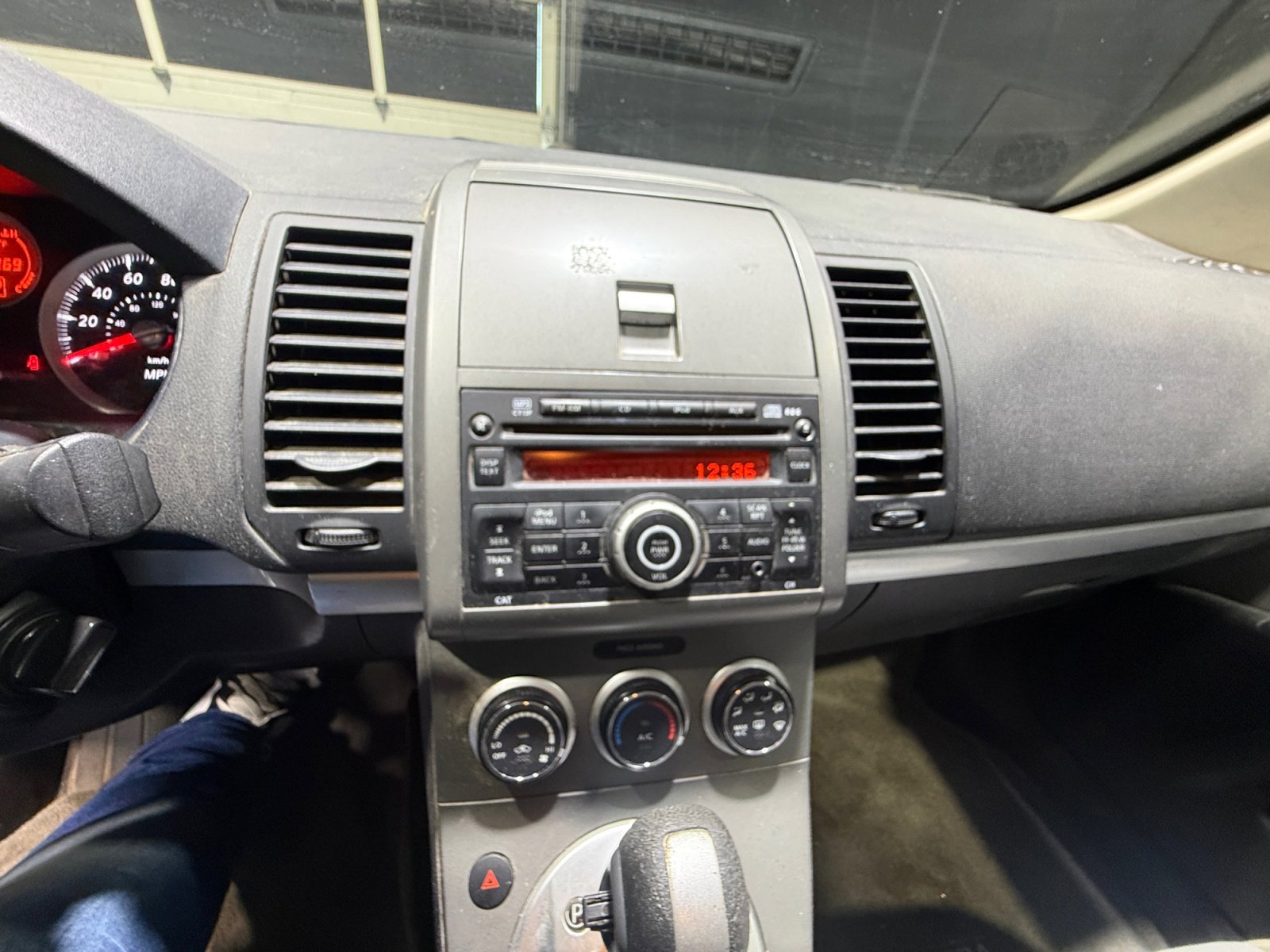 Used 2011 Nissan Sentra 2.0 SR w/ Convenience Pkg image 28