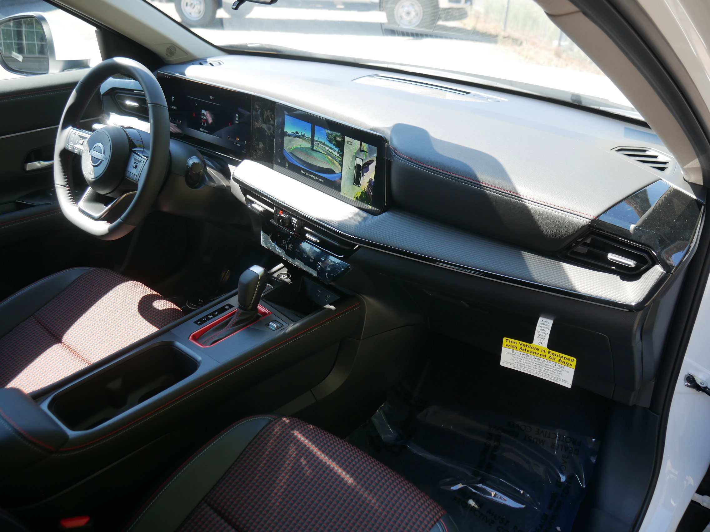 New 2025 Nissan Kicks SR w/ SR Premium Package image 24