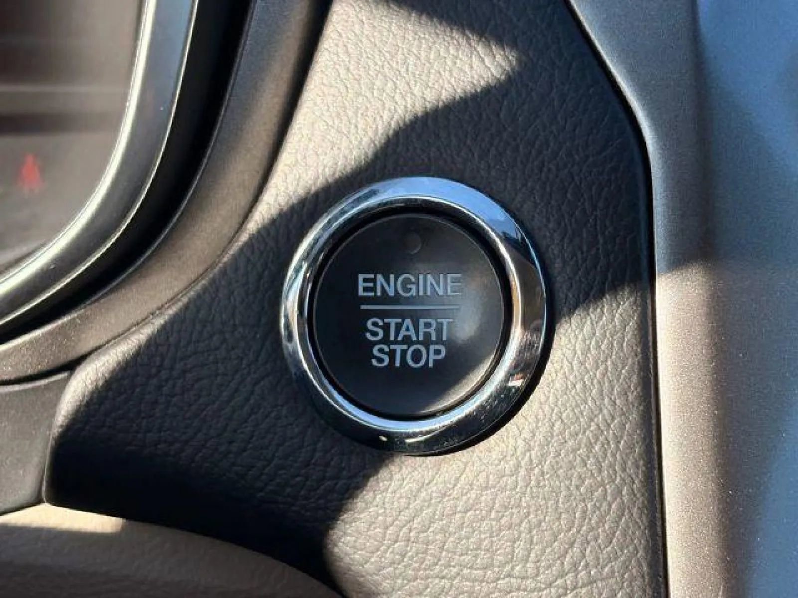 Used 2019 Ford Fusion SE image 25