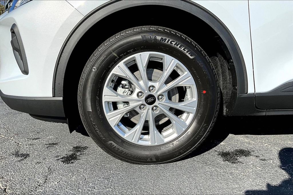New 2026 Ford Escape Active w/ Cold Weather Package FWD image 12