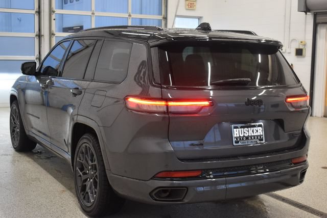 Used 2023 Jeep Grand Cherokee L Summit w/ High Altitude Package AWD/4WD image 10