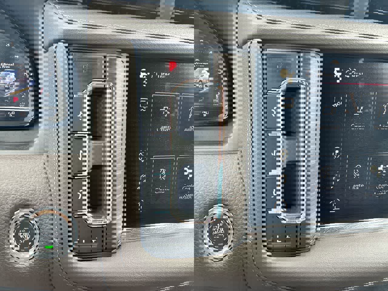 Used 2024 GMC Yukon XL Denali image 15