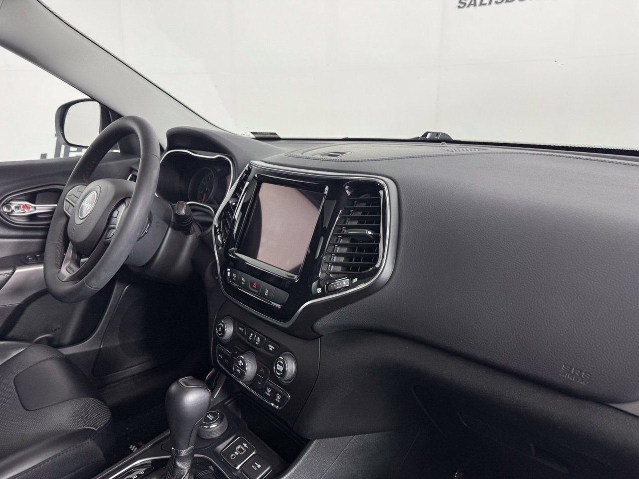 Used 2022 Jeep Cherokee Limited w/ Mopar Interior Package AWD/4WD image 34