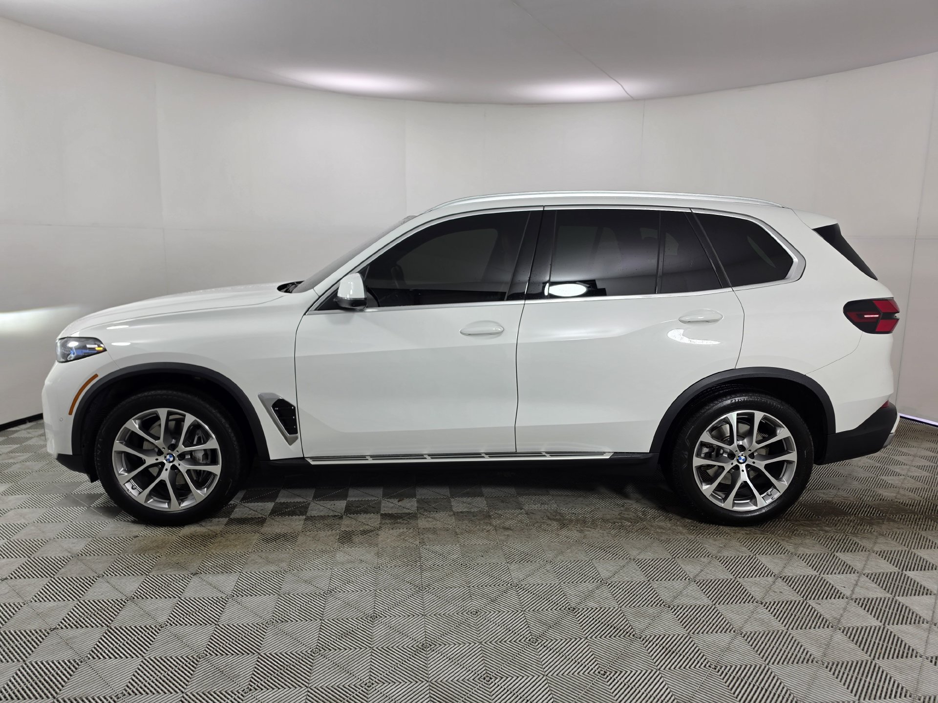 Used 2026 BMW X5 xDrive40i AWD/4WD image 39