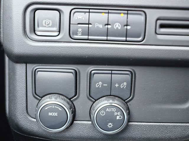 Used 2024 Chevrolet Suburban LT image 20