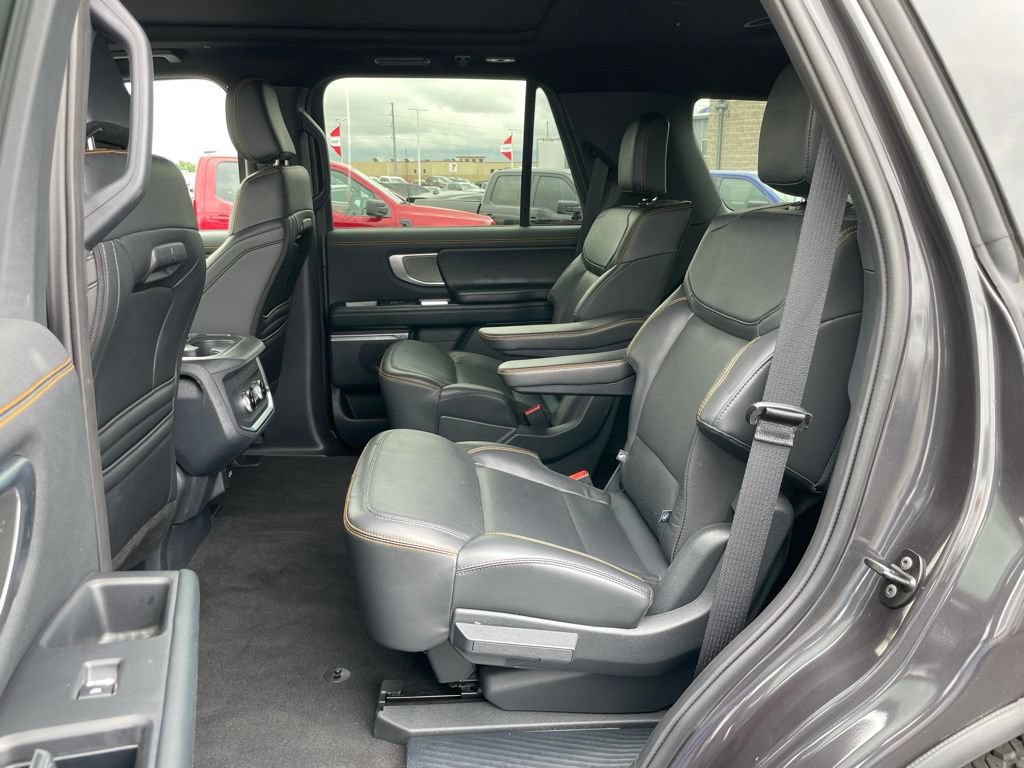Used 2025 Ford Expedition Tremor AWD/4WD image 8