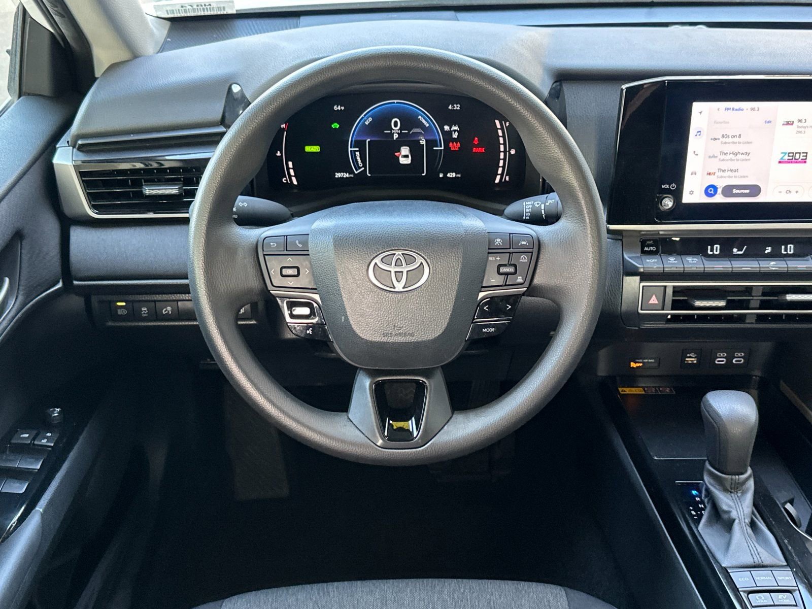 Used 2025 Toyota Camry LE image 13