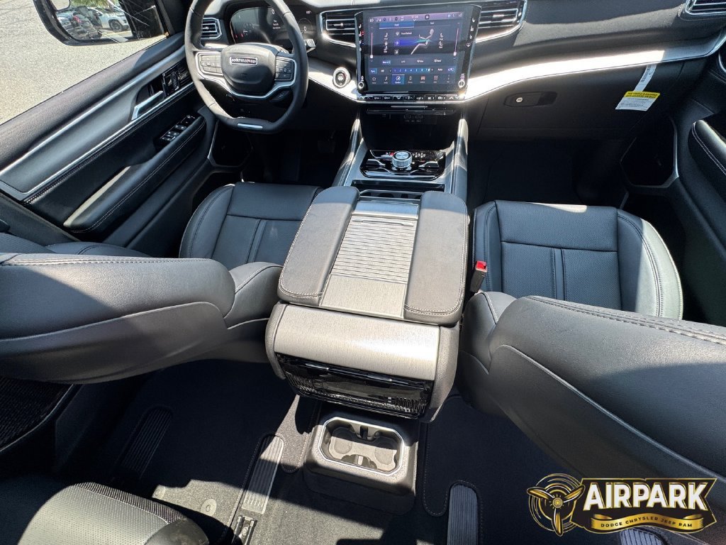 New 2026 Jeep Grand Wagoneer Limited AWD/4WD image 16