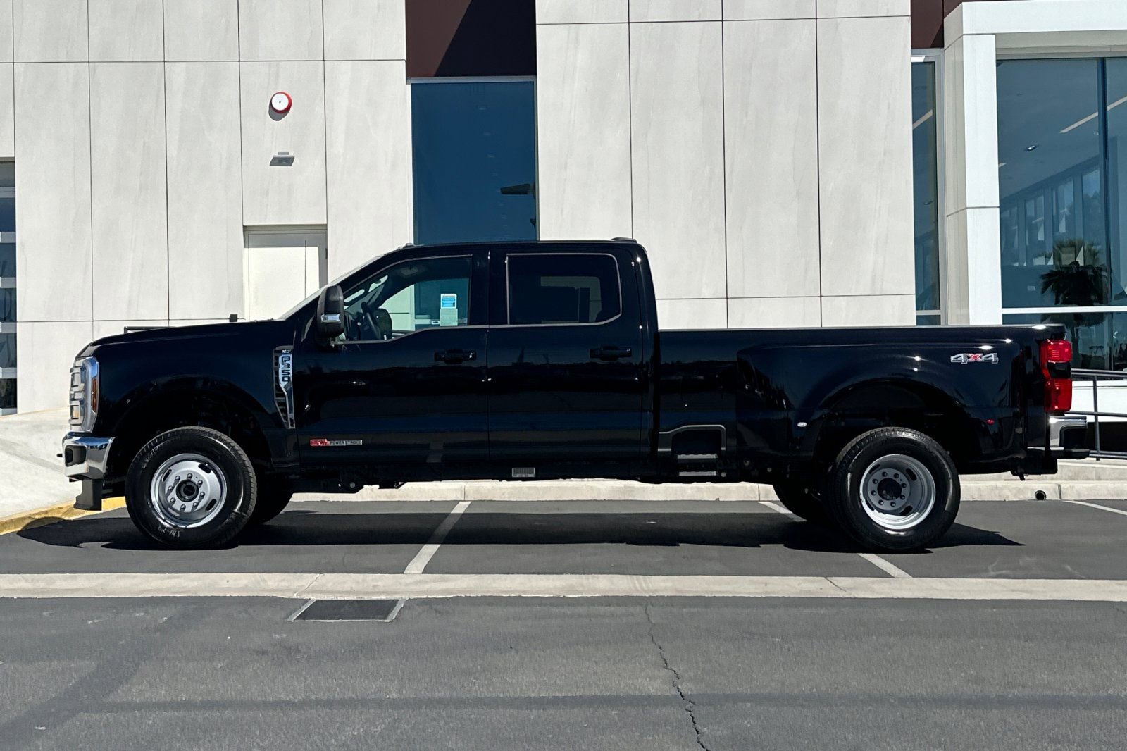 New 2026 Ford F350 XLT w/ XLT Premium Package image 6