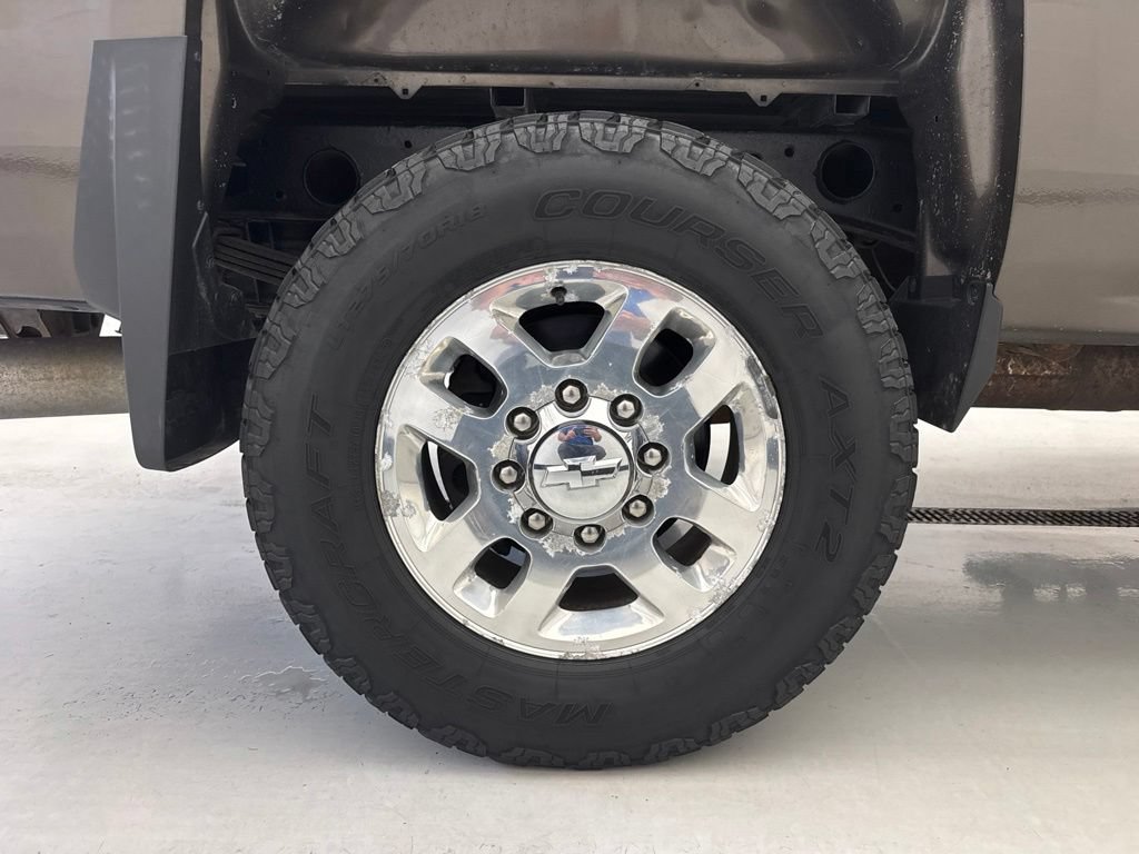 Used 2015 Chevrolet Silverado 2500 LT w/ LT Convenience Package AWD/4WD image 8