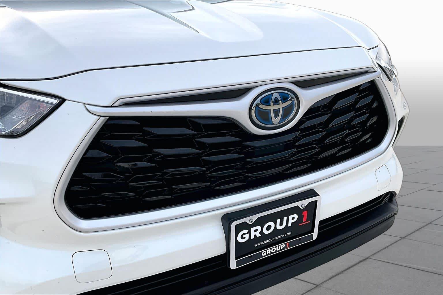 Used 2020 Toyota Highlander XLE FWD image 30