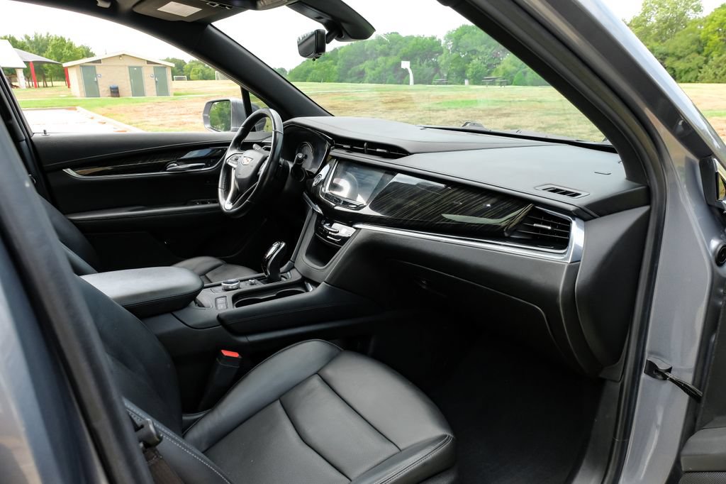 Used 2020 Cadillac XT6 Premium Luxury FWD image 17