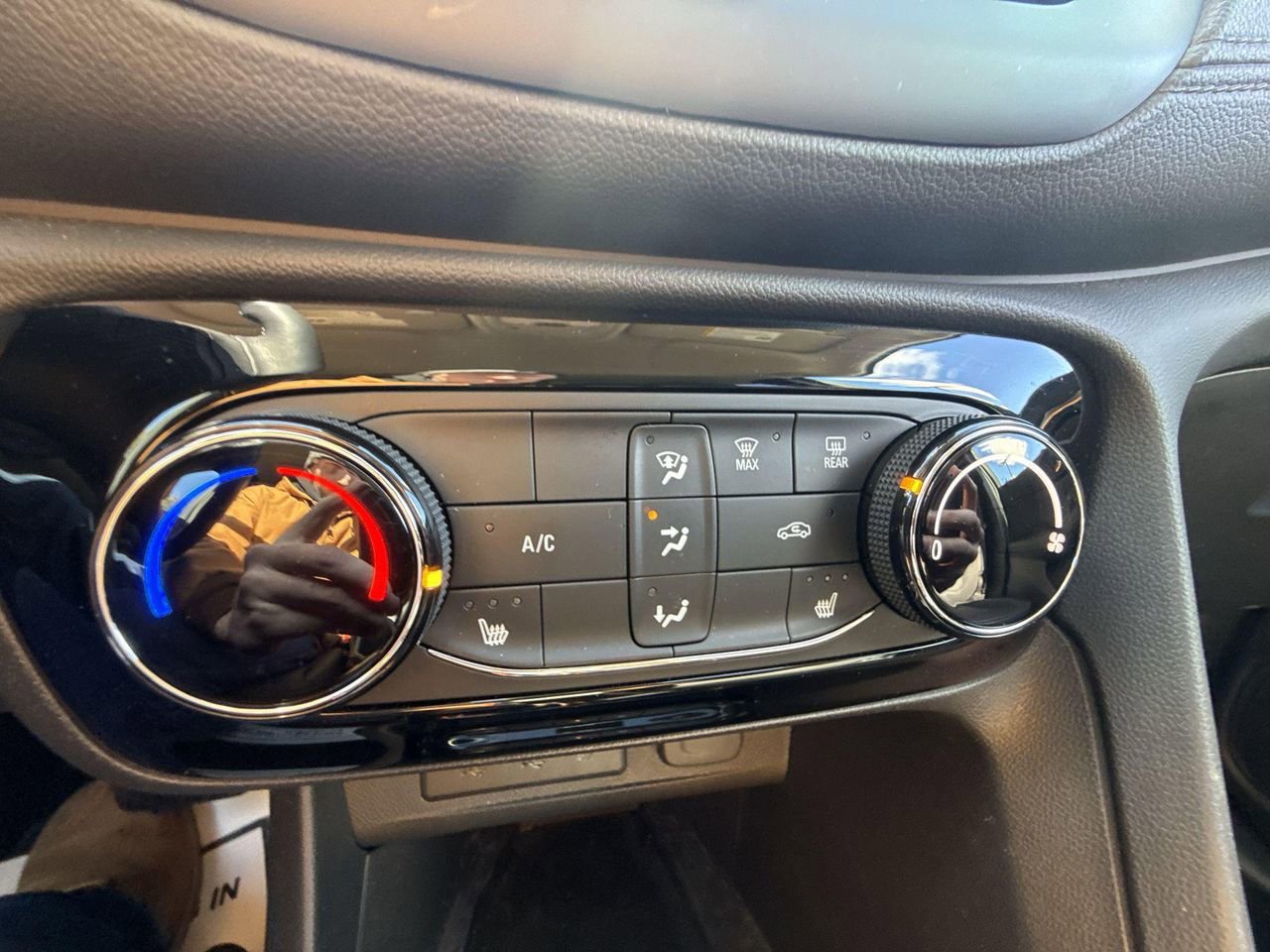 Certified 2023 Buick Encore GX Preferred w/ Cold Weather Comfort Package image 38