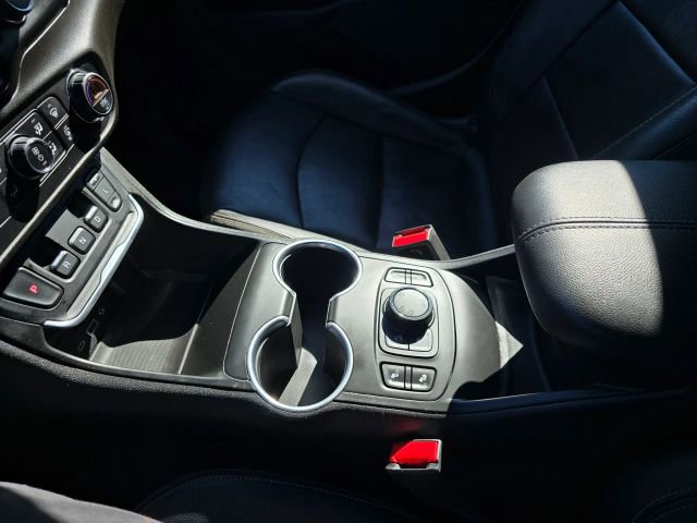 Used 2020 GMC Terrain SLT image 28