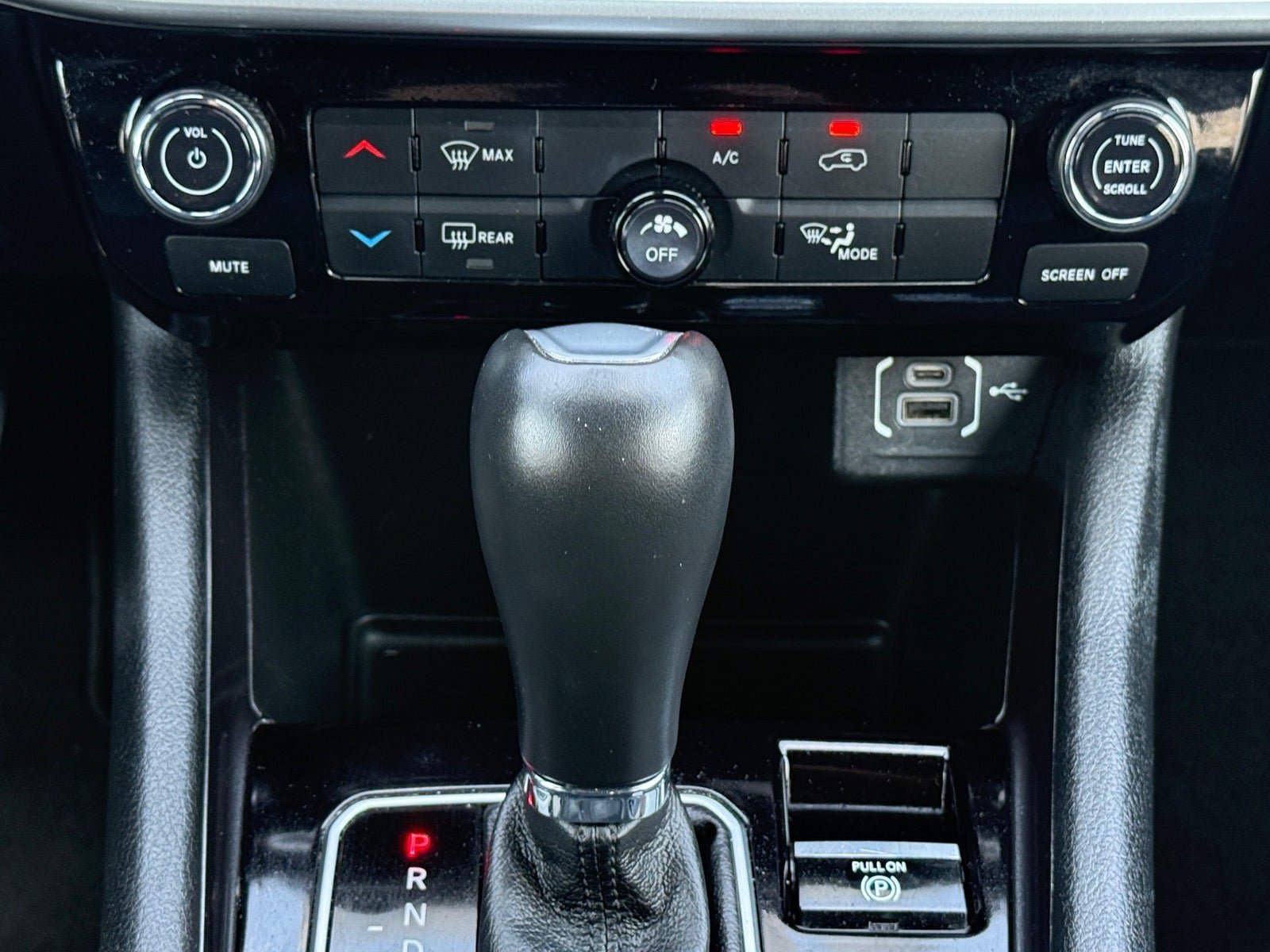 Used 2024 Jeep Compass Latitude AWD/4WD image 26
