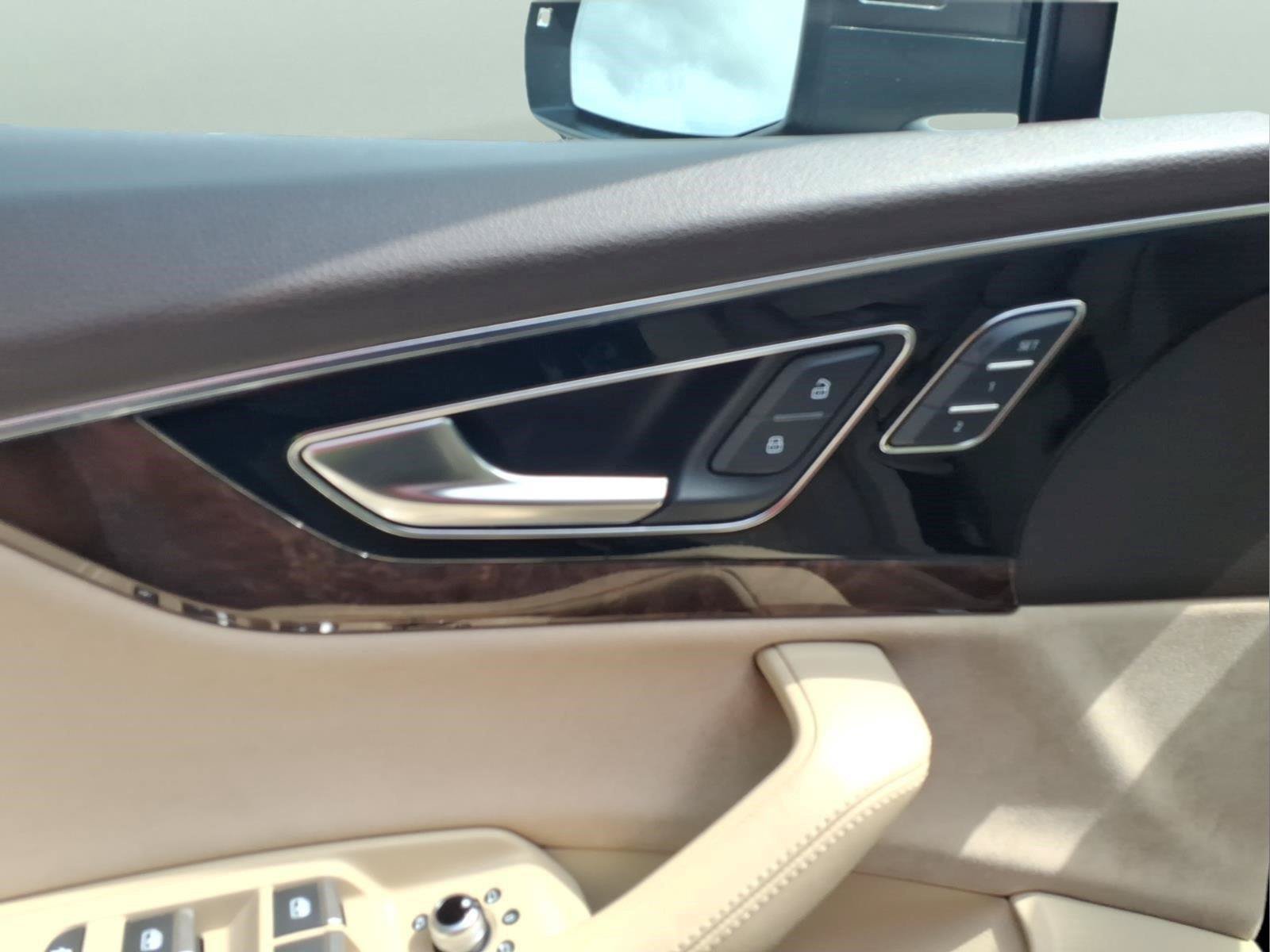 Used 2019 Audi Q7 3.0T Prestige w/ Prestige Package AWD/4WD image 22