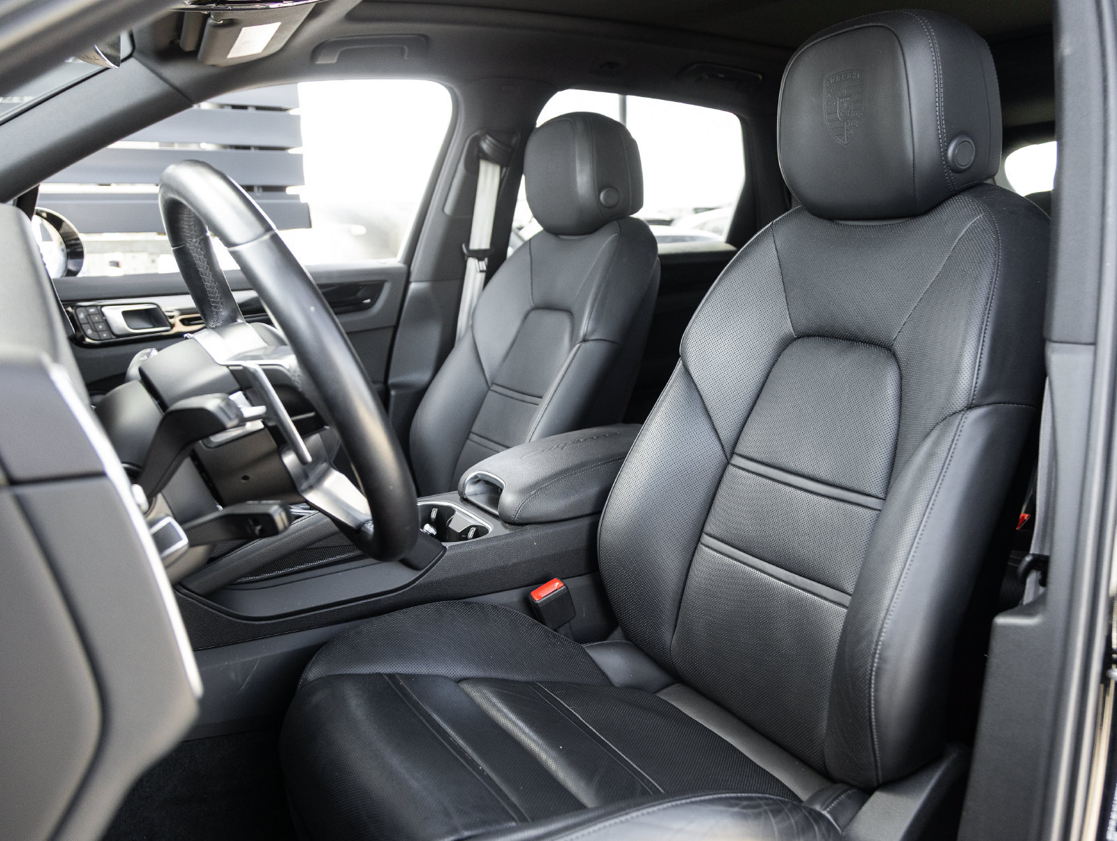 Certified 2023 Porsche Cayenne Platinum Edition AWD/4WD image 5