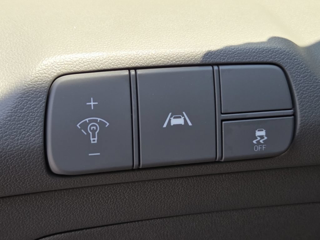 Used 2023 Hyundai Elantra SEL FWD image 13