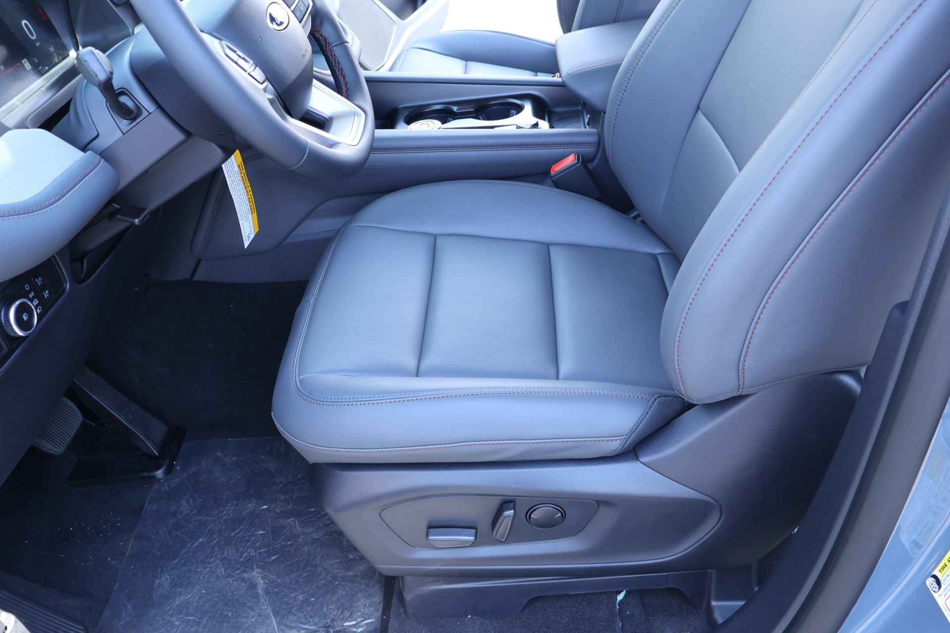 New 2026 Ford Explorer Active w/ Active Comfort Package AWD/4WD image 12