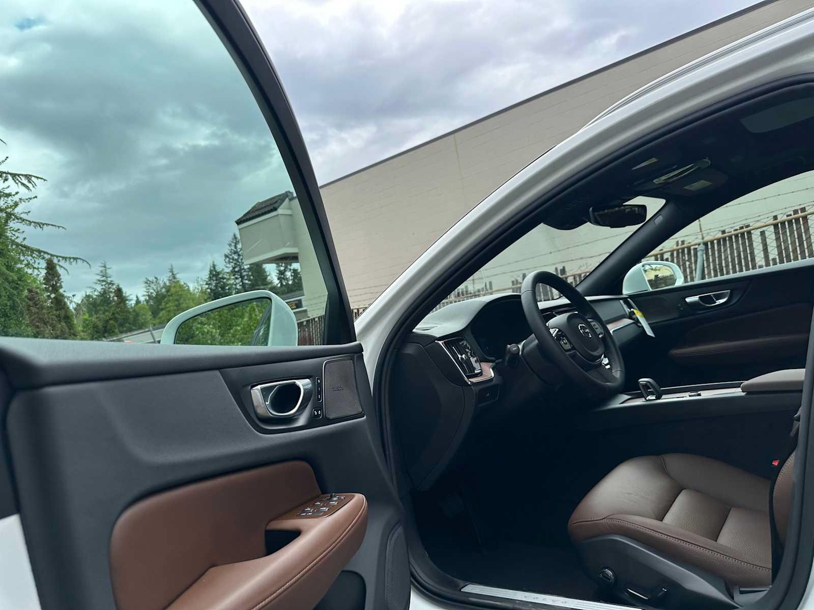 New 2026 Volvo V60 B5 Cross Country Plus w/ Climate Package AWD/4WD image 20