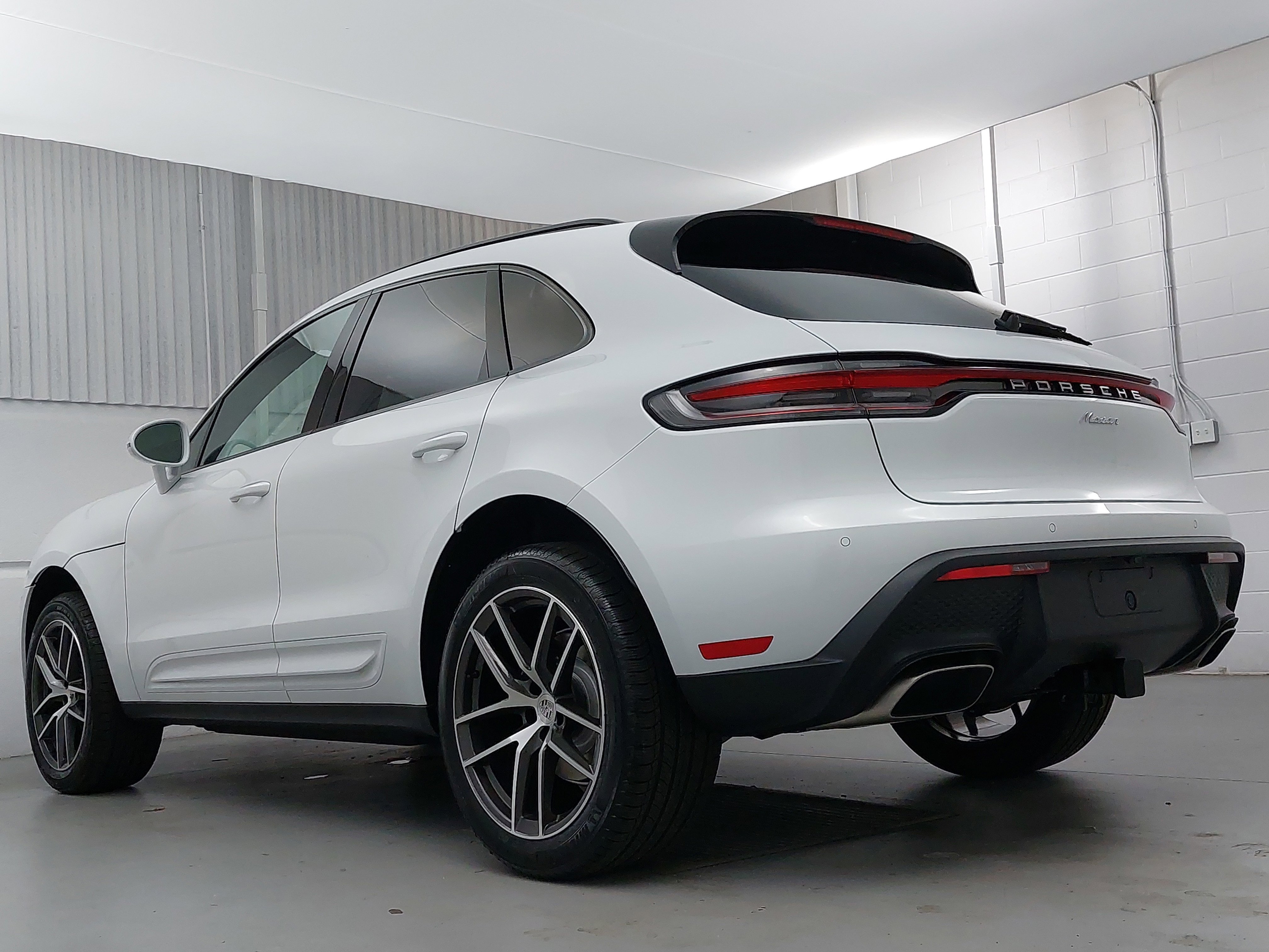 New 2026 Porsche Macan image 3