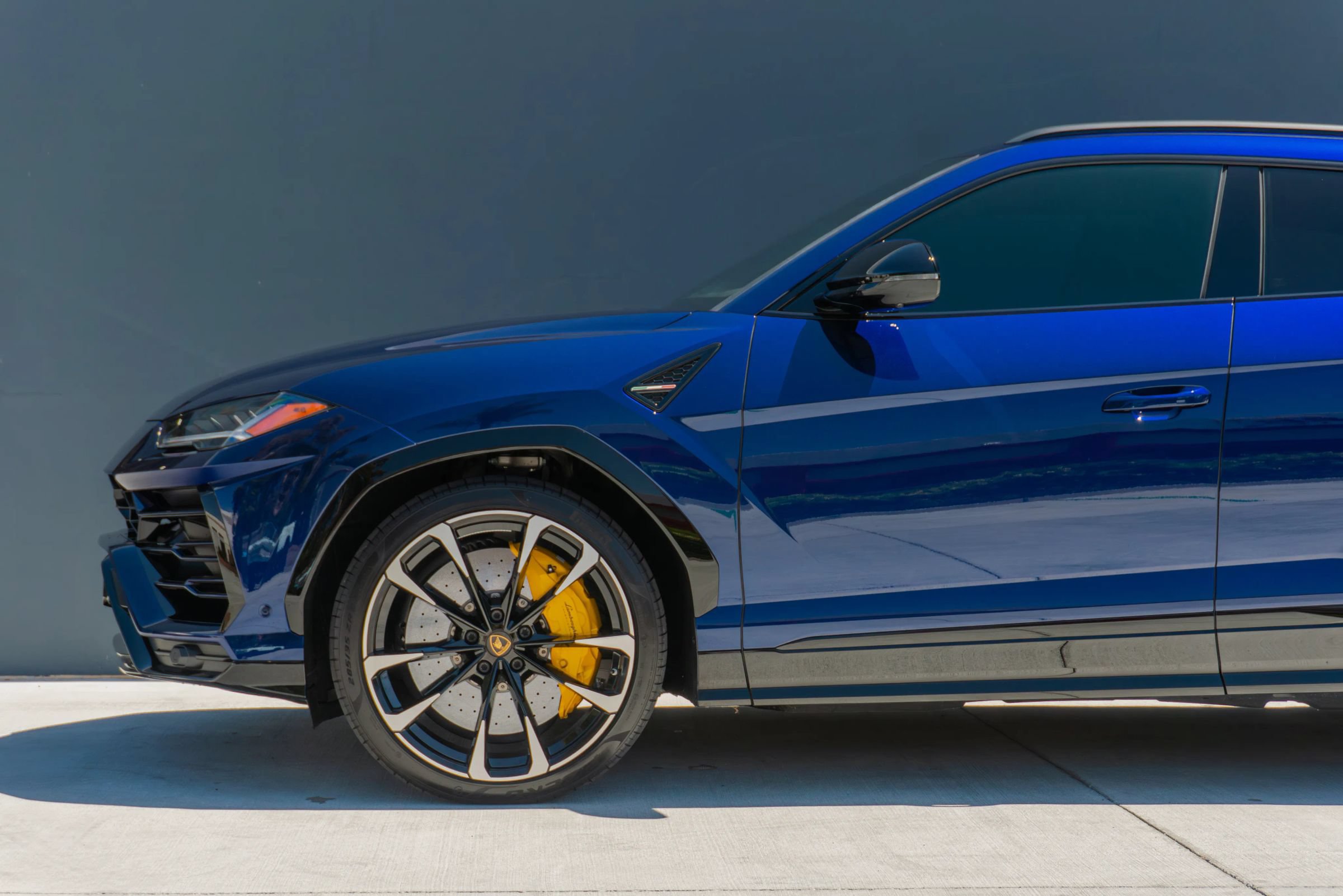 Used 2021 Lamborghini Urus AWD/4WD image 17