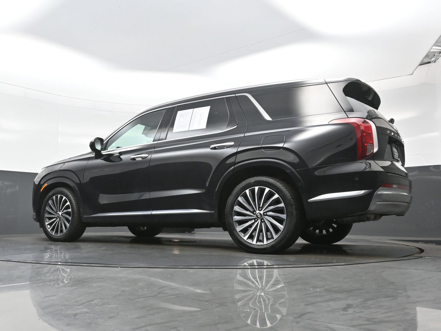 Certified 2023 Hyundai Palisade Calligraphy w/ Cargo Package AWD/4WD image 28