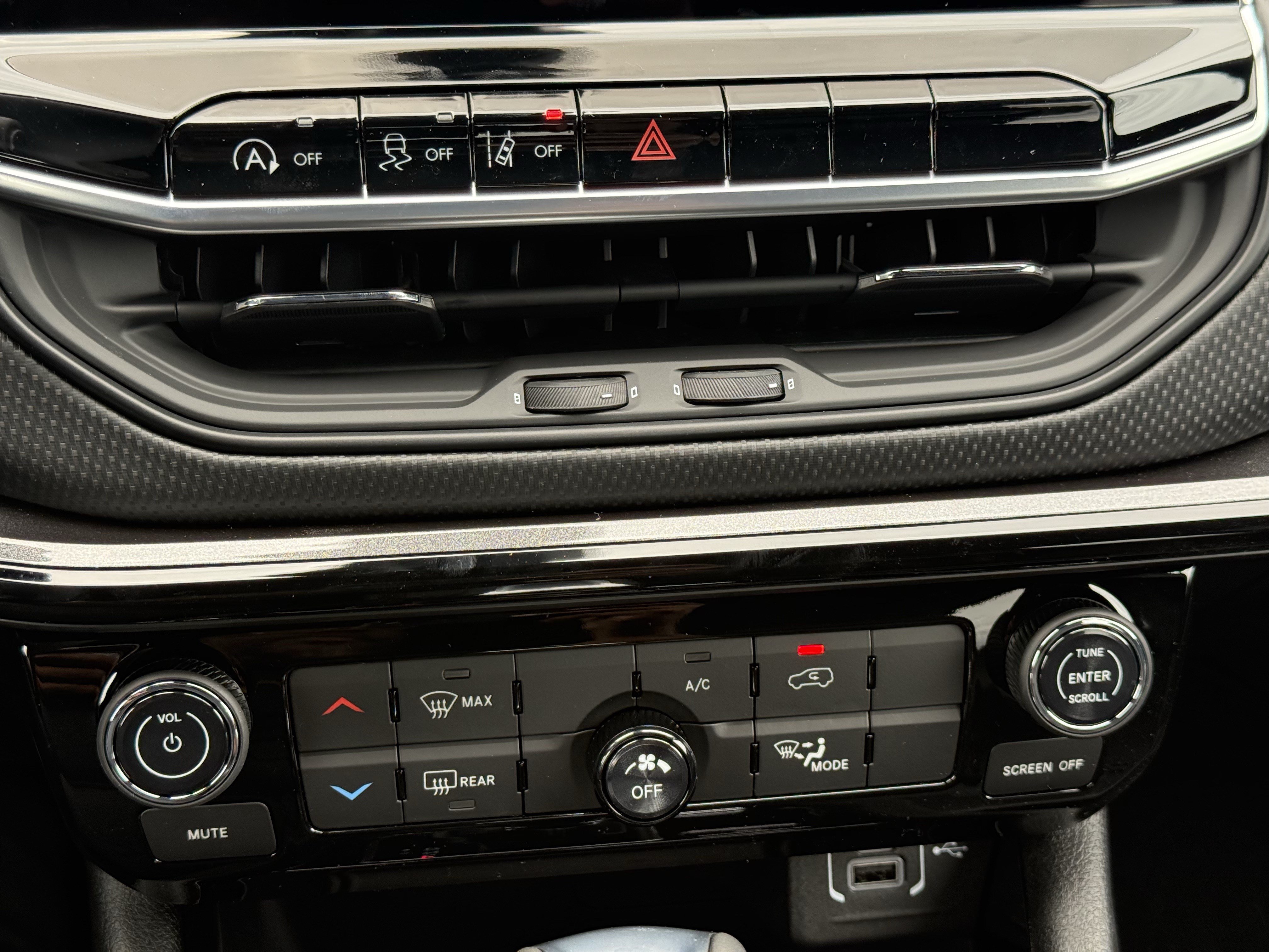 New 2026 Jeep Compass Latitude AWD/4WD image 26