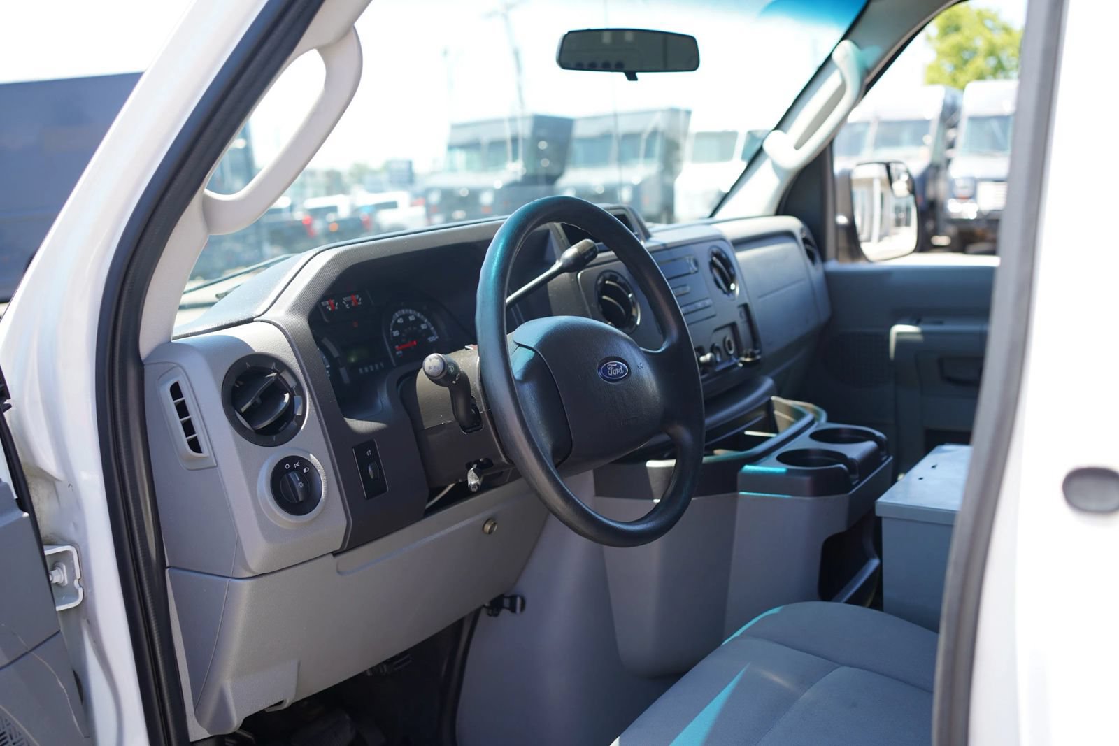 Used 2011 Ford E-250 and Econoline 250 w/ PWR Group RWD image 23