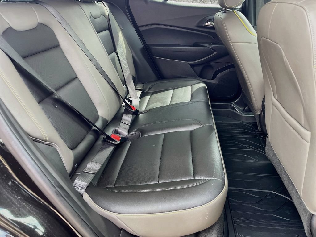 Used 2025 Chevrolet Trax ACTIV w/ Sunroof Package FWD image 26