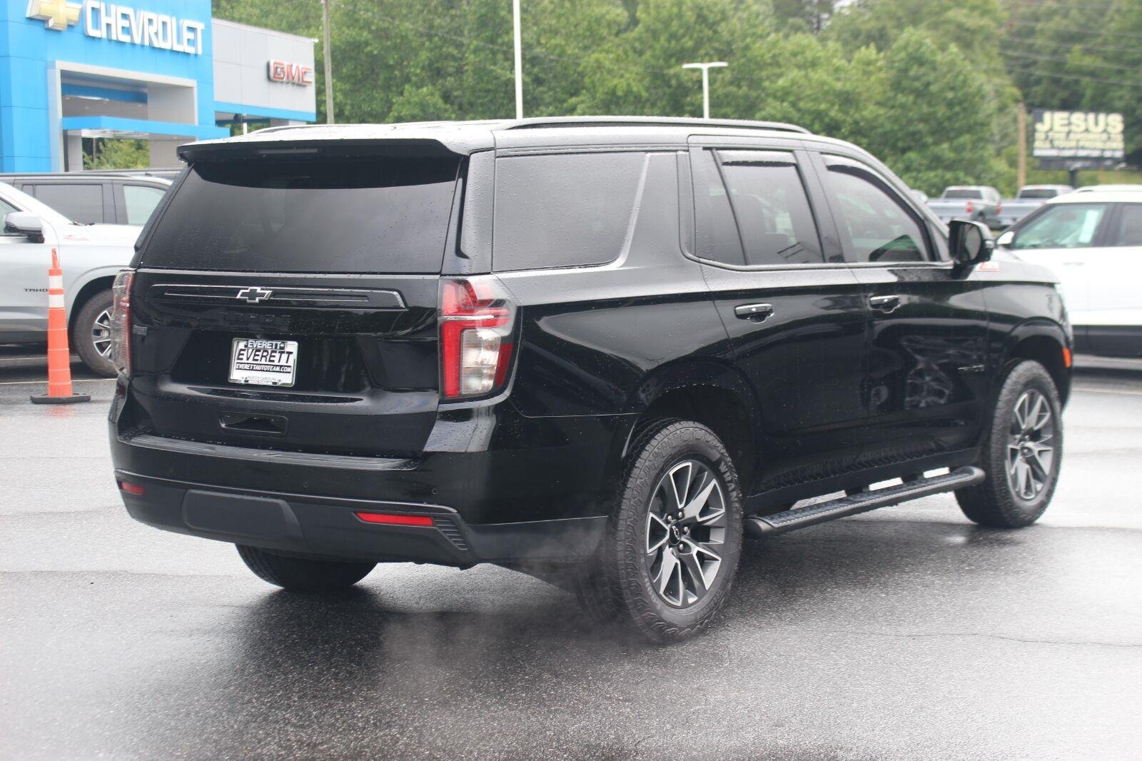 Used 2024 Chevrolet Tahoe Z71 w/ Luxury Package AWD/4WD image 7