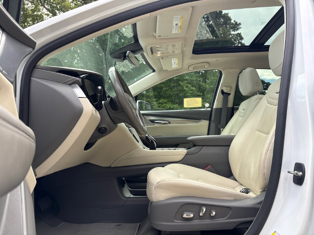 Used 2023 Cadillac XT5 Premium Luxury w/ LPO, Floor Liner Package AWD/4WD image 38