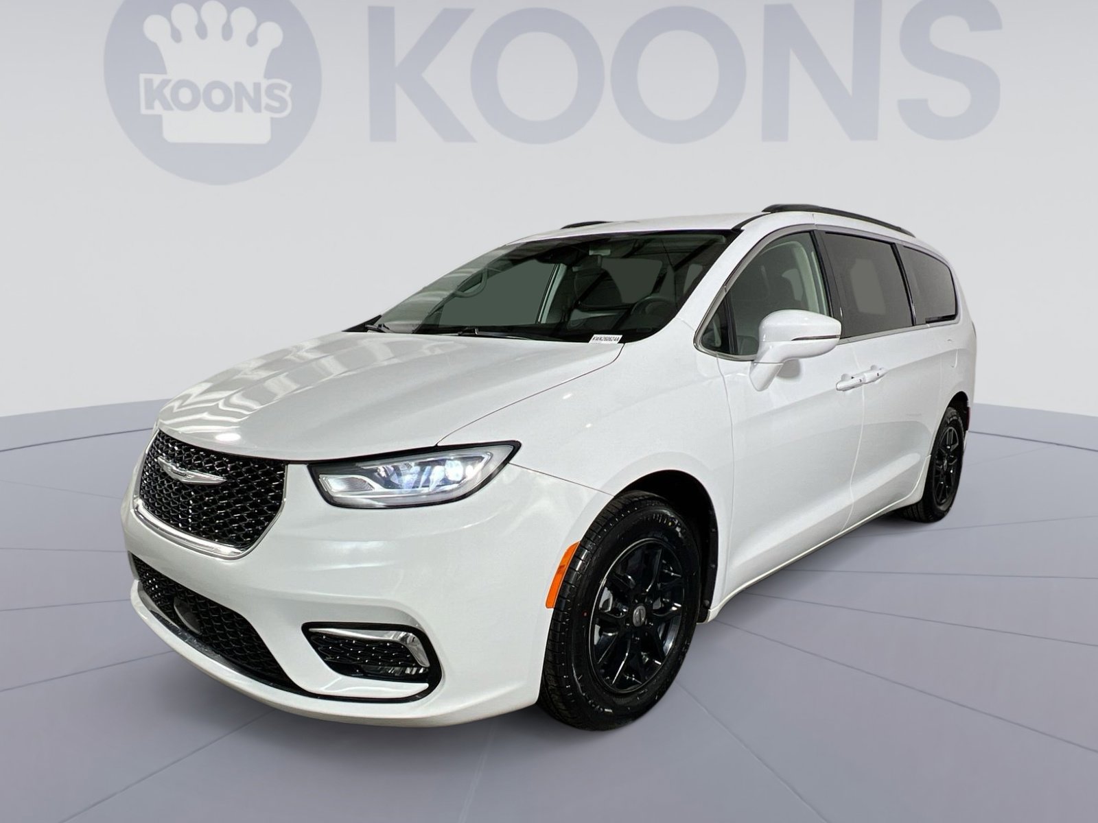 Used 2022 Chrysler Pacifica Touring-L image 1