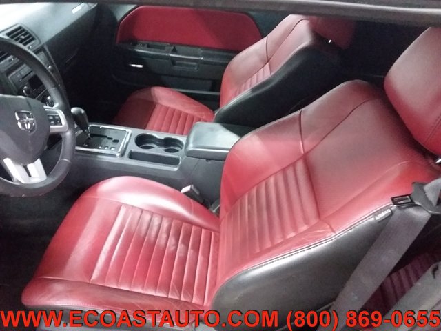 Used 2013 Dodge Challenger SXT RWD image 10