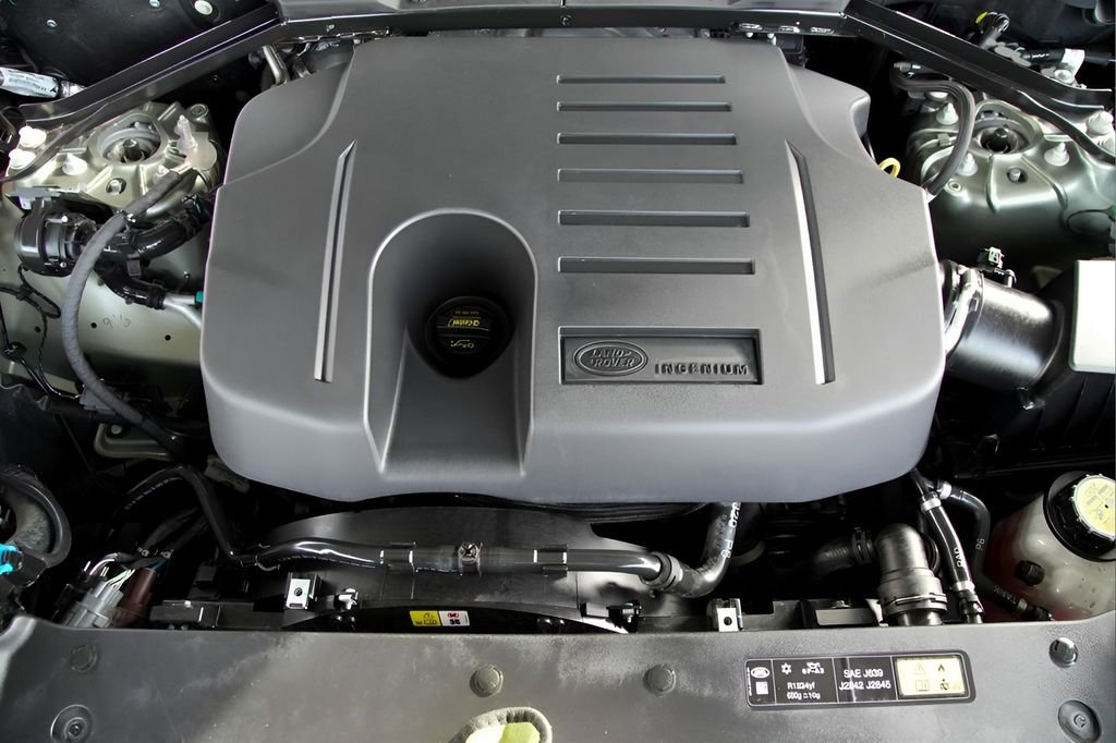 Used 2023 Land Rover Defender 110 X-Dynamic SE image 45