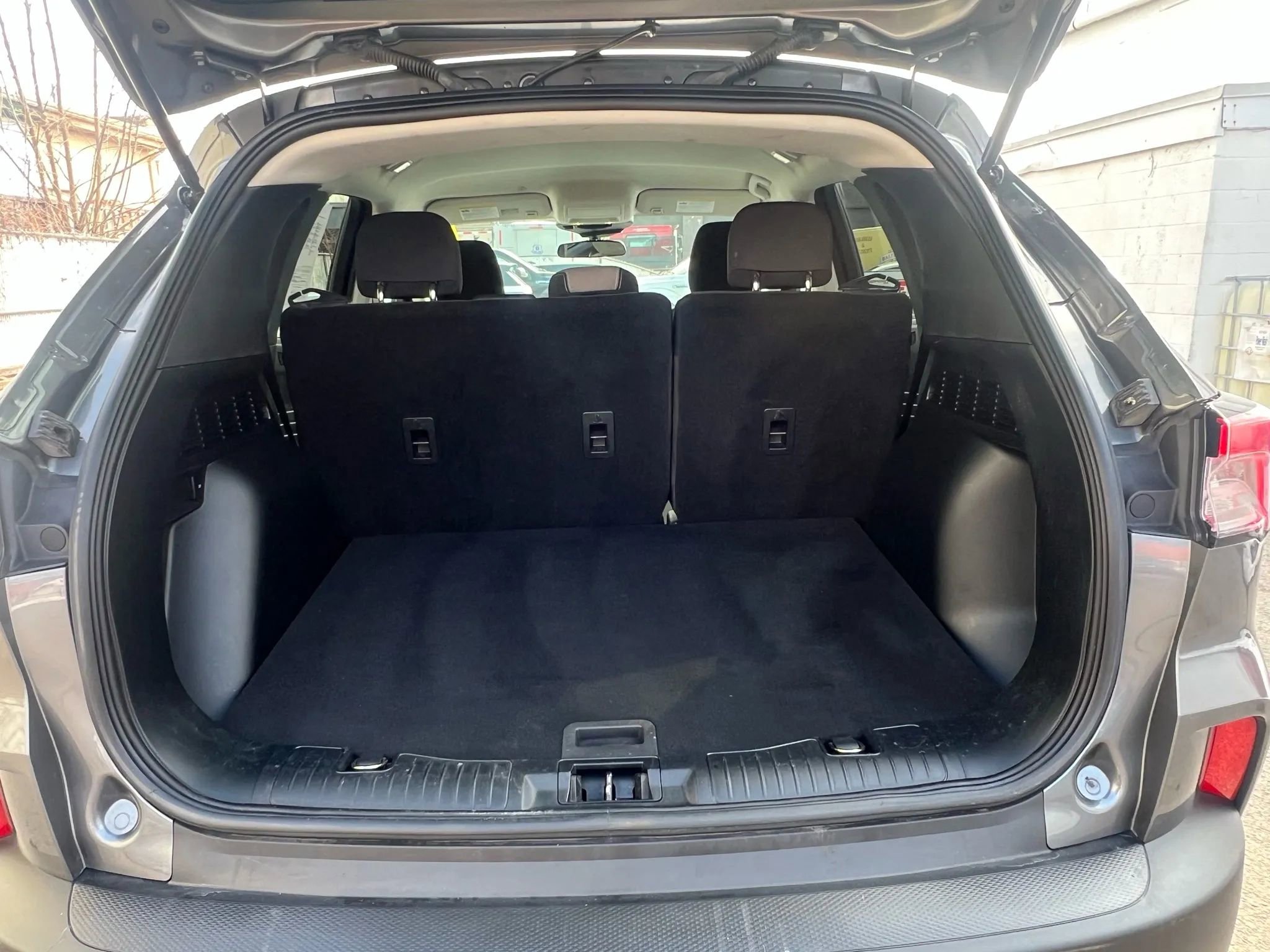 Used 2021 Ford Escape SE image 10