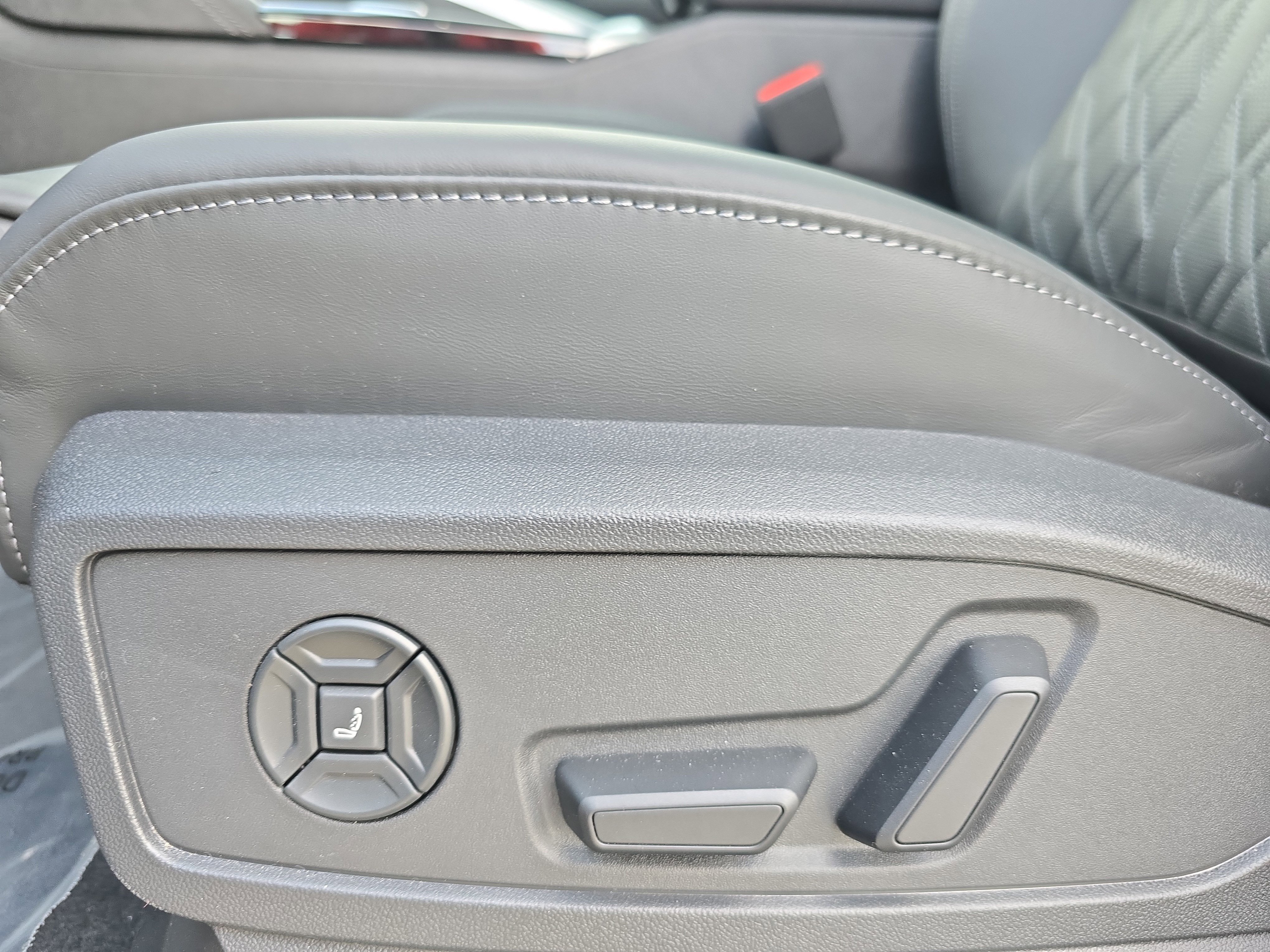 New 2026 Audi SQ5 Premium Plus image 27